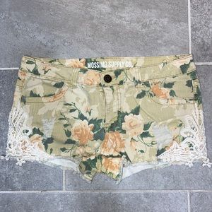 Flower and Lace Denim Shorts
